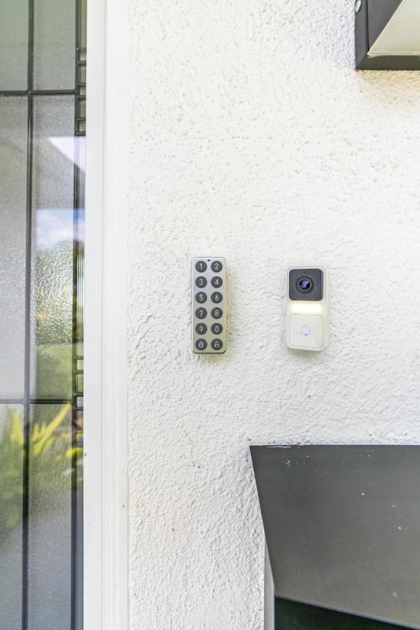 New Luxury Entertaining House With Pool Spa Sauna Tesla Charger Pets Los Angeles Exterior photo