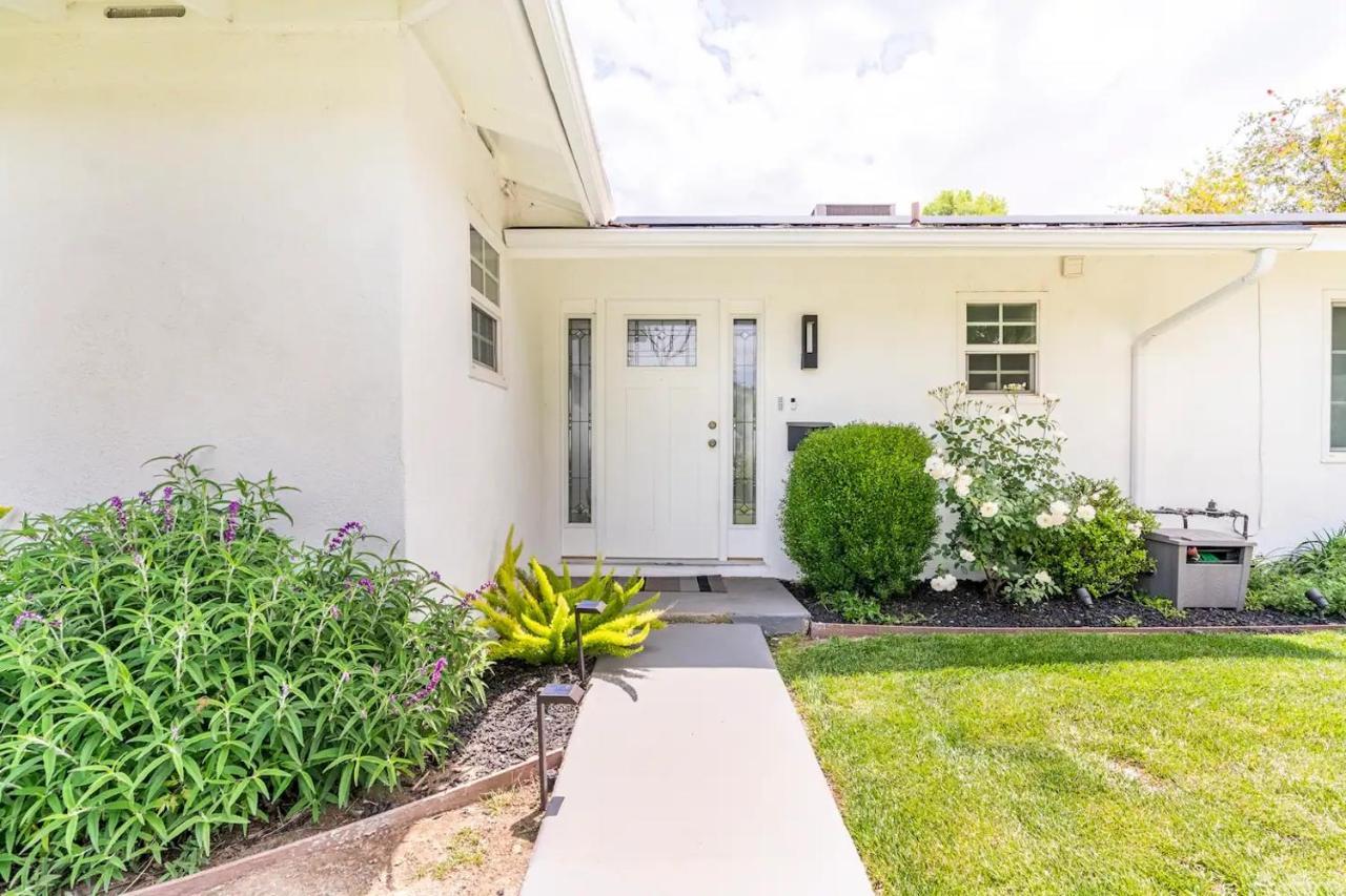 New Luxury Entertaining House With Pool Spa Sauna Tesla Charger Pets Los Angeles Exterior photo